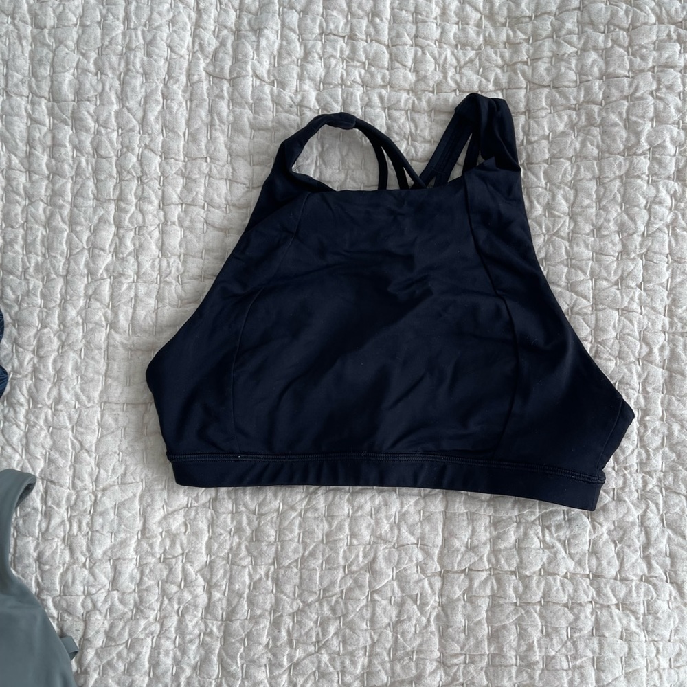 Lululemon high neck sports bra